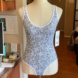 AURA Gray & White Leopard Bodysuit Size S/M, NWT